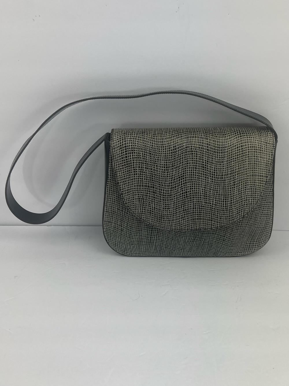 GIORGIO 2, EMBOSSED LIZARD PATTERN LEATHER, CLASSIC FLAP SHOULDER BAG, BLACK